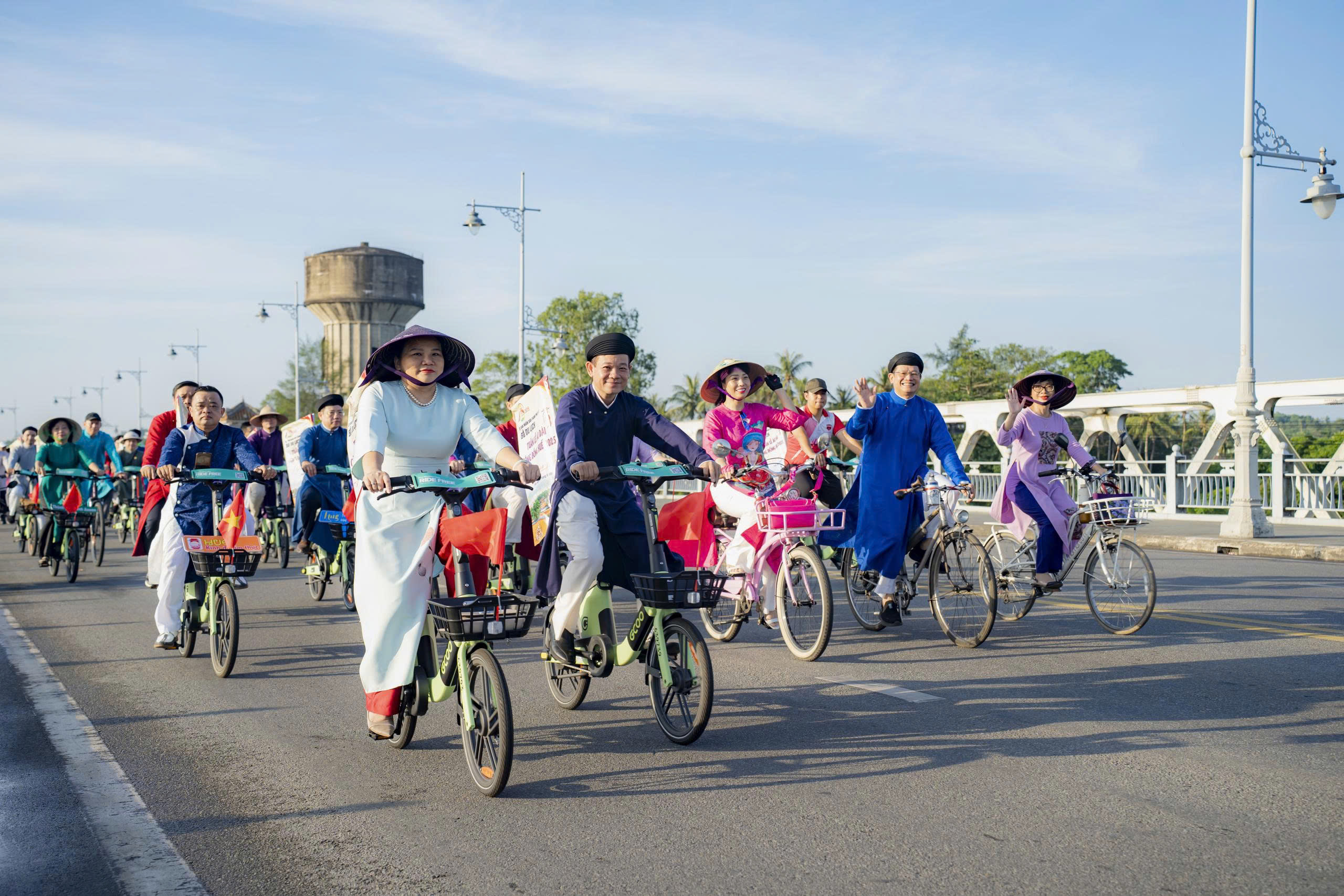 Áo dài qua phố 2025, Sự kiện Áo dài qua phố Huế, Lễ hội Áo dài Huế 2025, Du lịch Huế 2025, Sở Du lịch Huế, Áo dài Huế